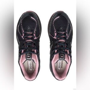 New Balance Men’s  1906R Athletic Sneakers — Eclipse/Pink.  Size Men’s 8.5